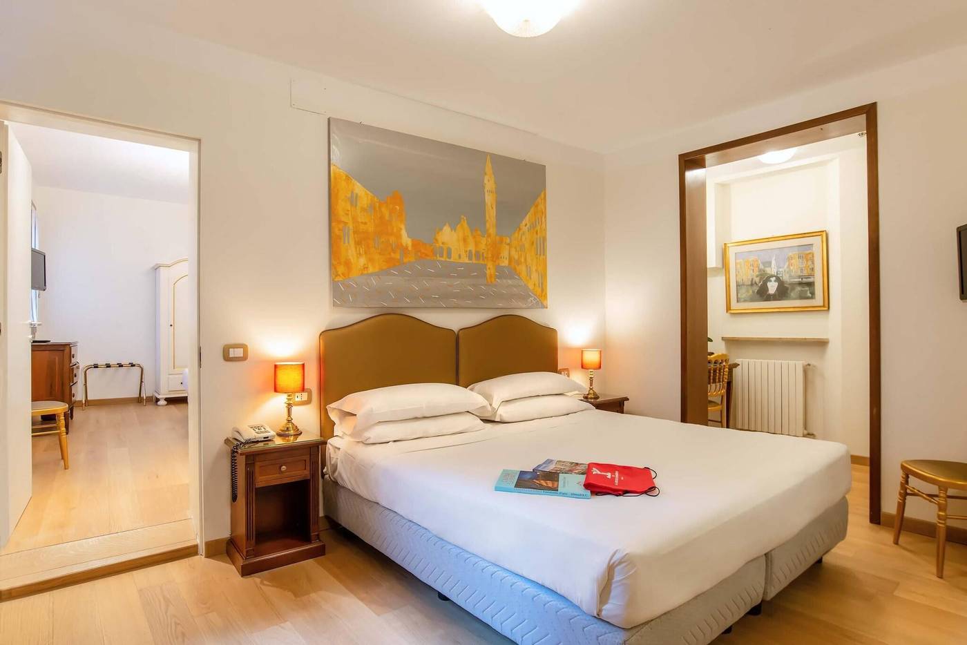 La-Fenice-et-des-Artistes-Room-41