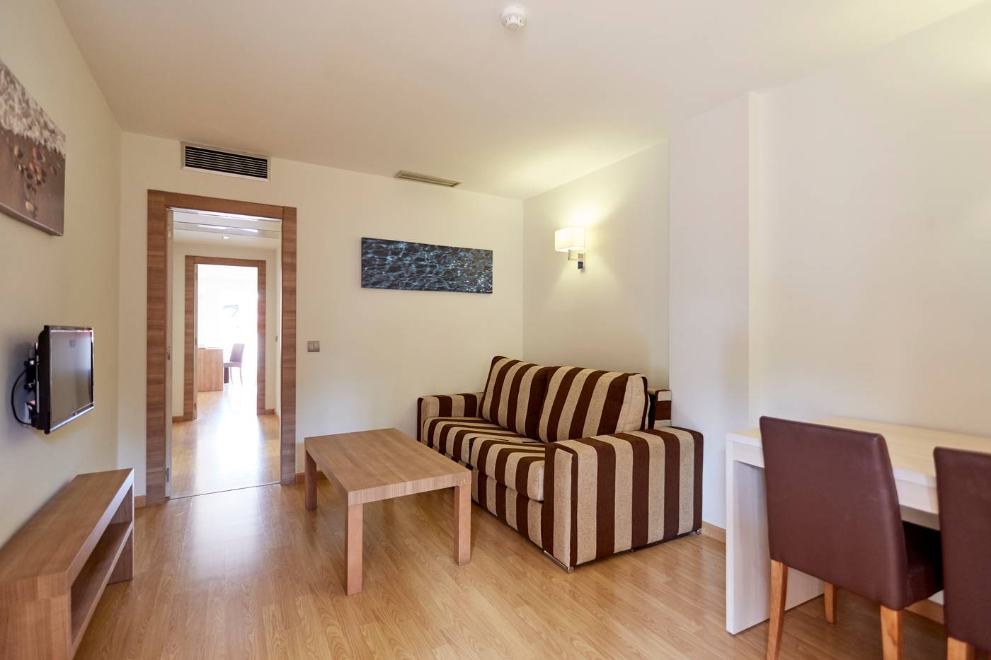 Invisa-Figueral-Resort---Cala-Blanca-Room-35