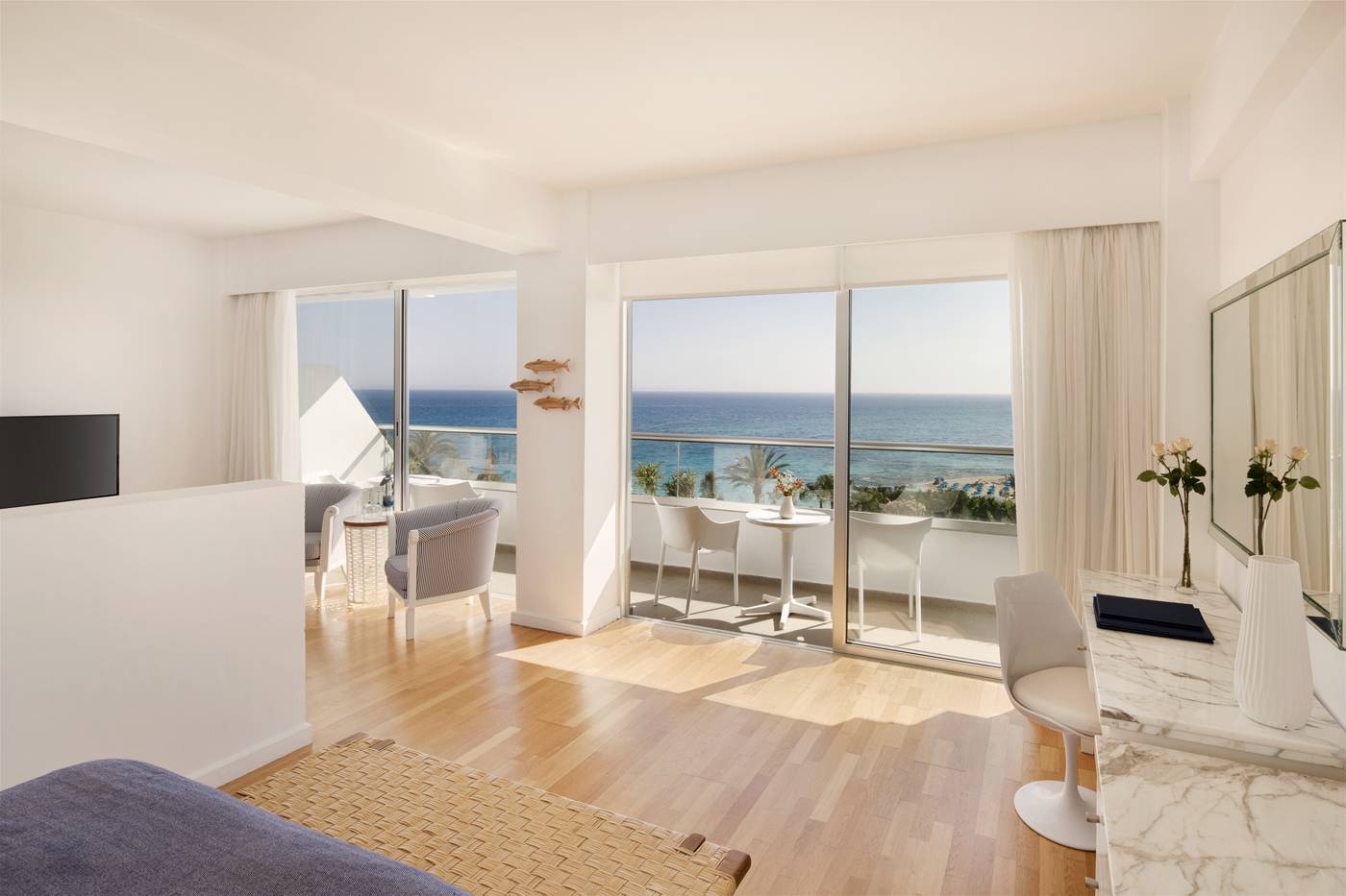 Grecian-Sands-Hotel-Room-25