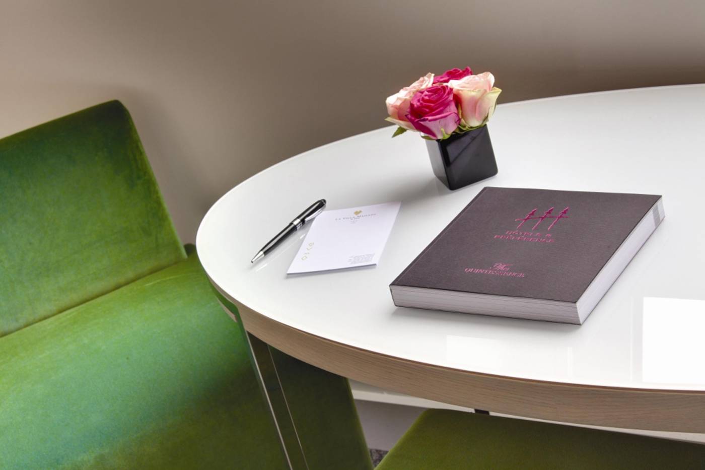 La-Villa-Maillot---Arc-de-Triomphe-Room-3