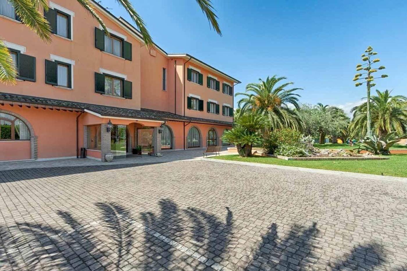 Hotel Villa Luigi-Italy-MARTINSICURO-General view-1