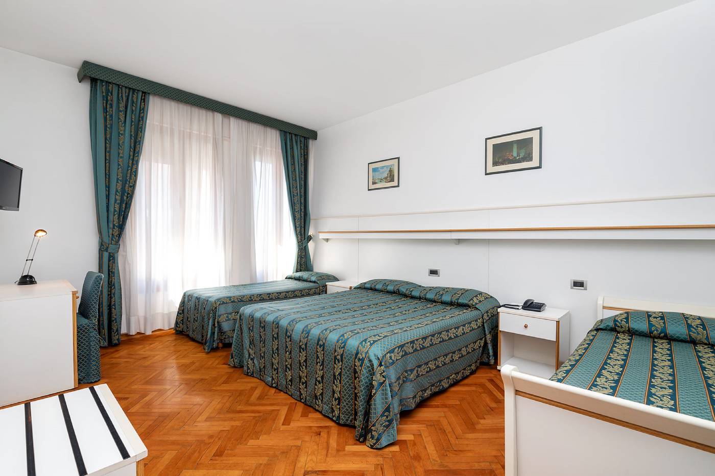 Hotel Rivamare-Italy-Venezia-Room-10