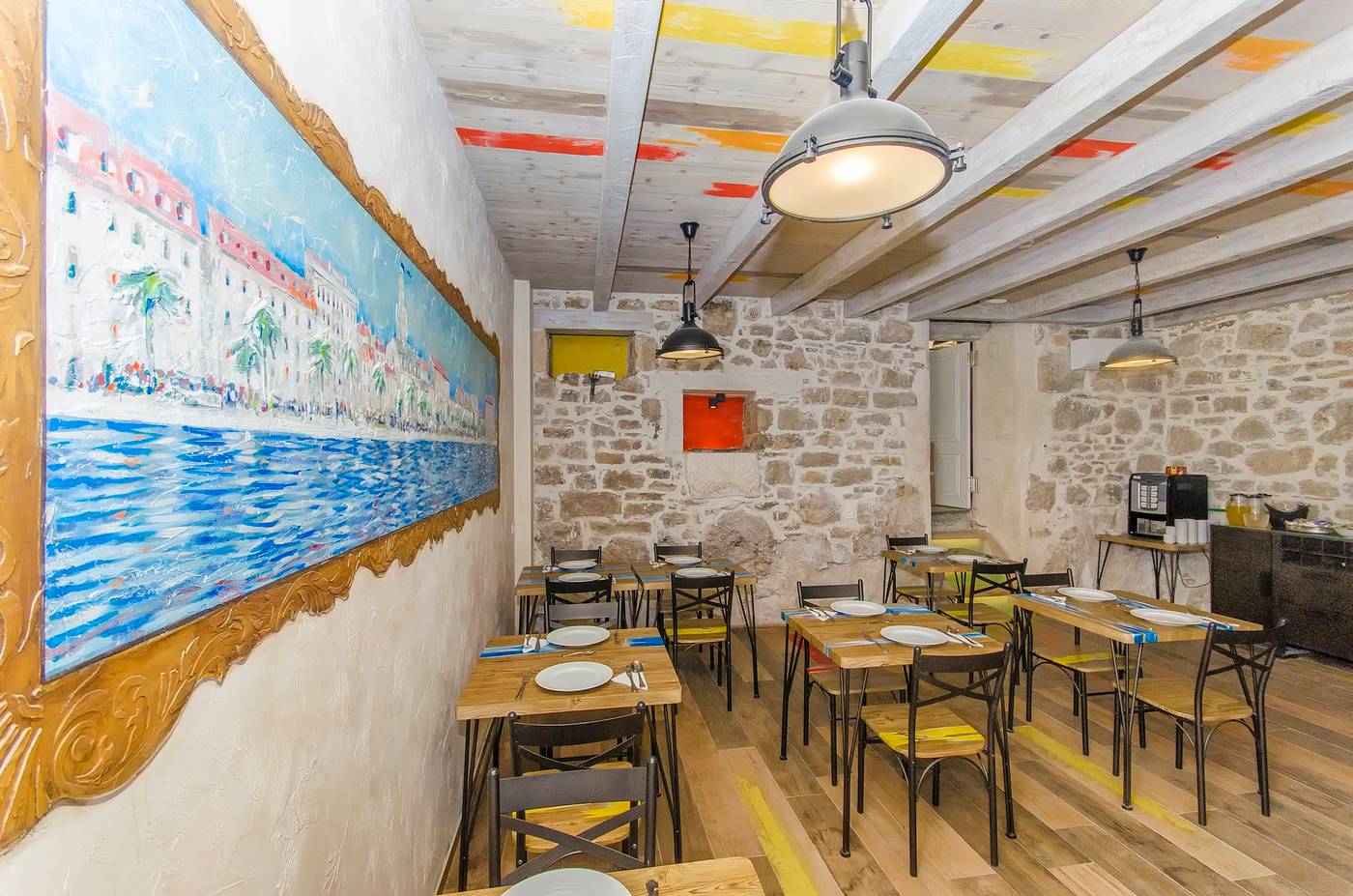 Heritage-Palace-Varos---Quaint---Elegant-Hotels-Bar-62