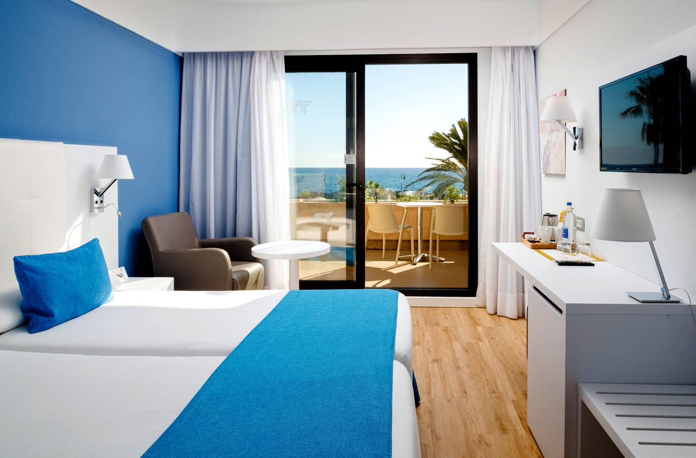 Alexandre-Teguise-Playa-Room-9