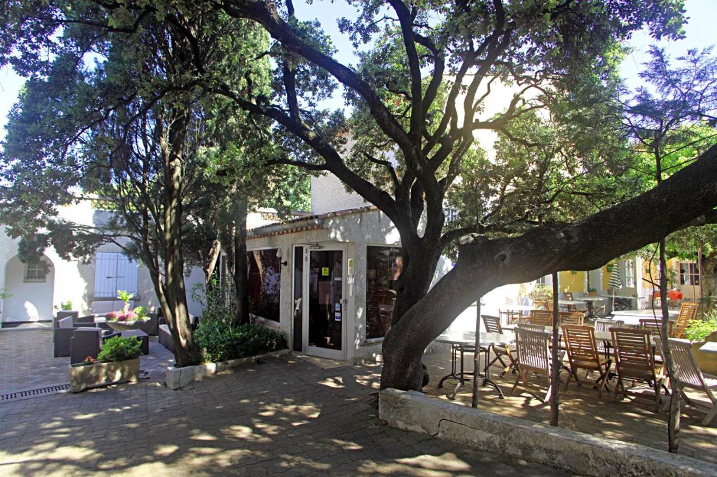 Logis Hôtel le Petit Manoir-France-LES ANGLES-Lobby-2