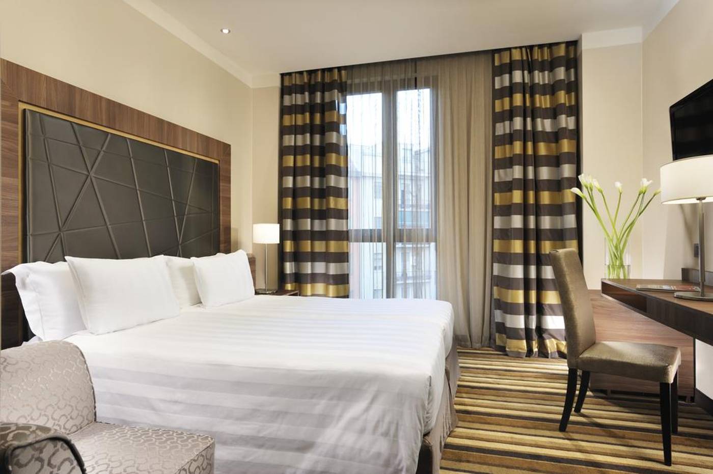 Uptown-Palace-Room-13