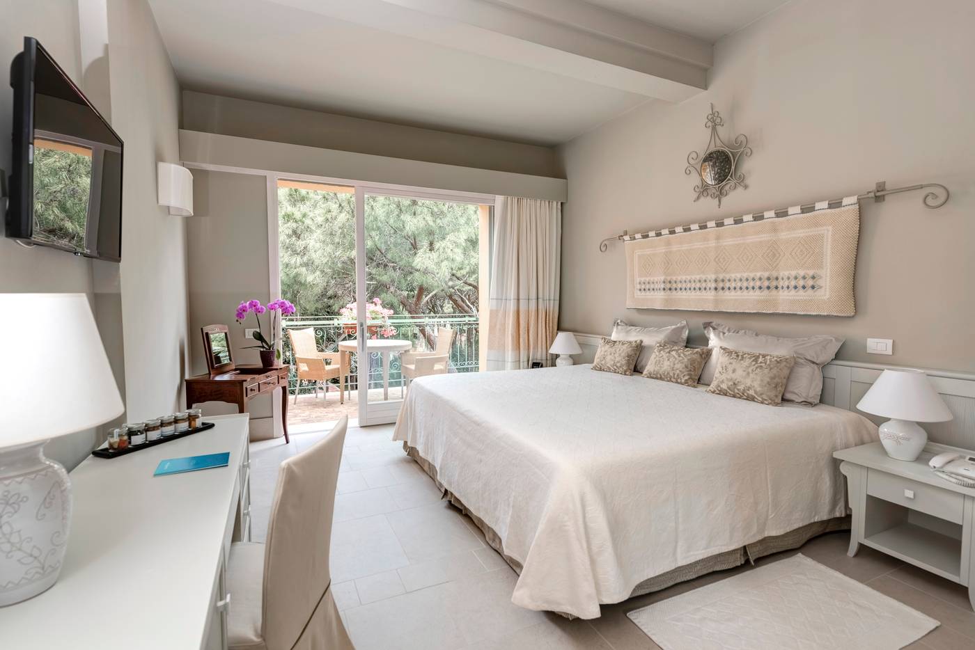Forte-Village-Resort-Il-Castello-Room-14