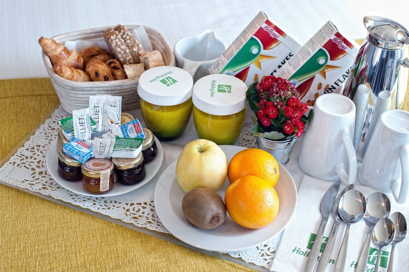 Holiday-Inn-Paris-Opera---Grands-Boulevards-Room-42