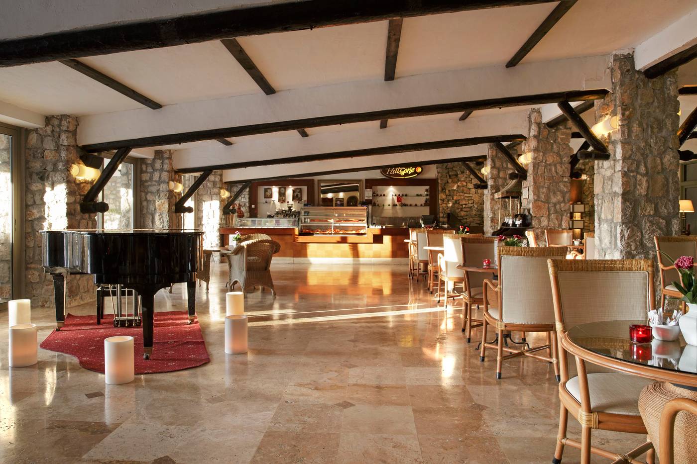 Marti-Resort-Deluxe-Lobby-39