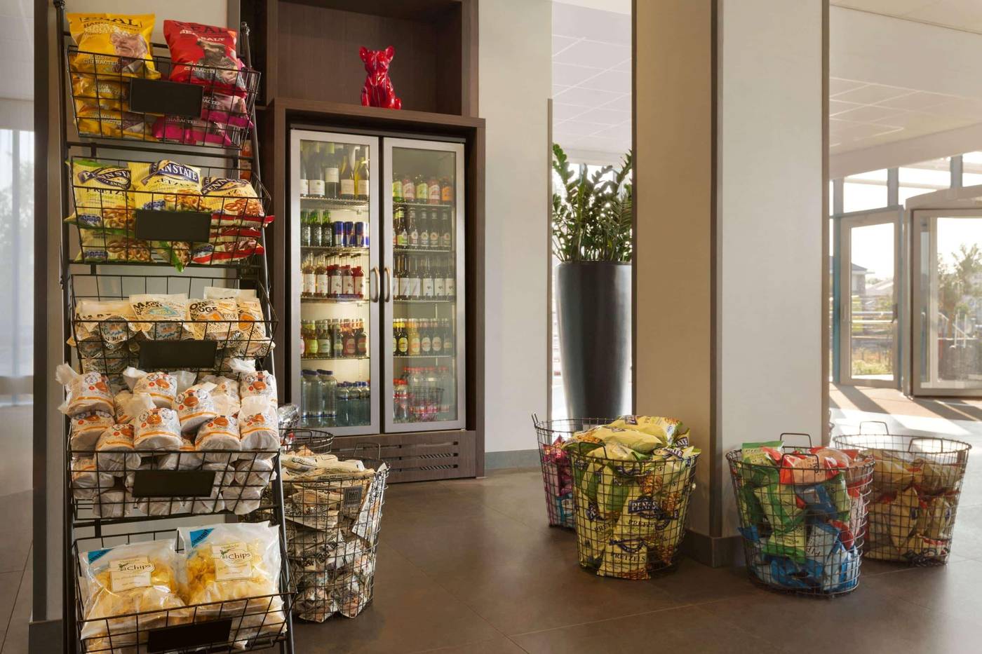 Ramada-by-Wyndham-Amsterdam-Airport-Schiphol-General-view-15