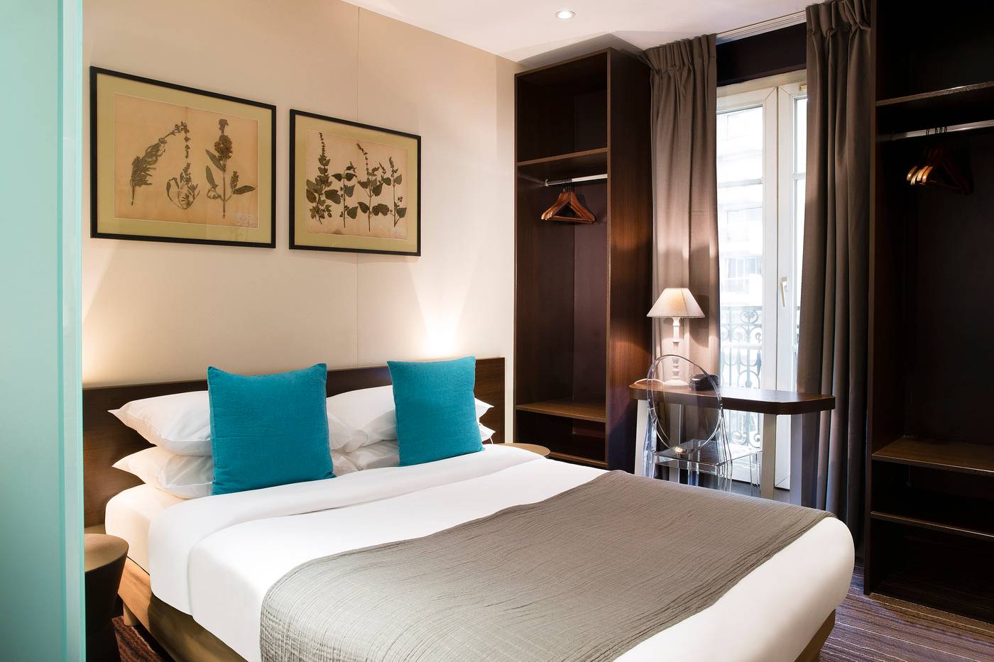 Maxim-Quartier-Latin-Room-30