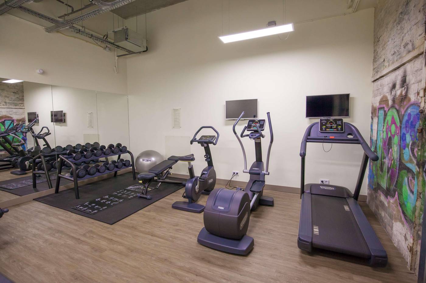 DoubleTree-by-Hilton-NDSM-Wharf-Sports-and-Entertainment-82