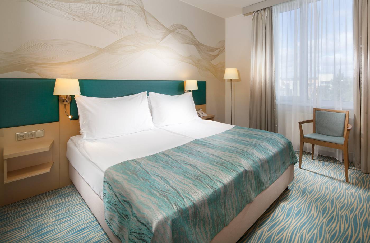 Holiday-Inn-Prague-Congress-Centre-Room-29