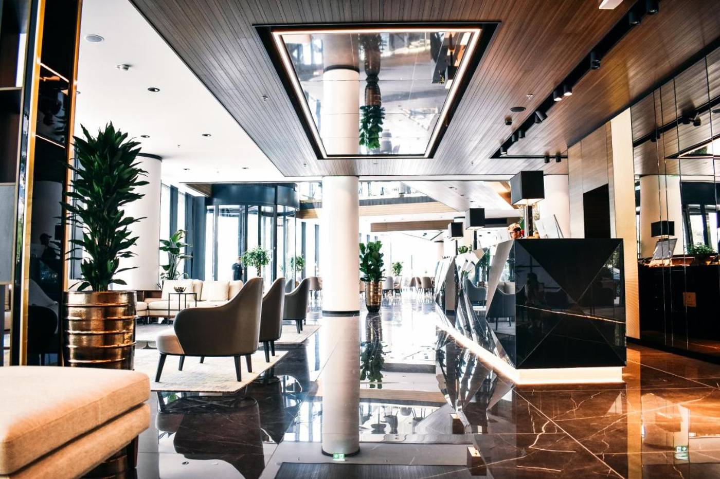 Grand Hotel Plaza-Slovenia-Ljubljana-Lobby-5