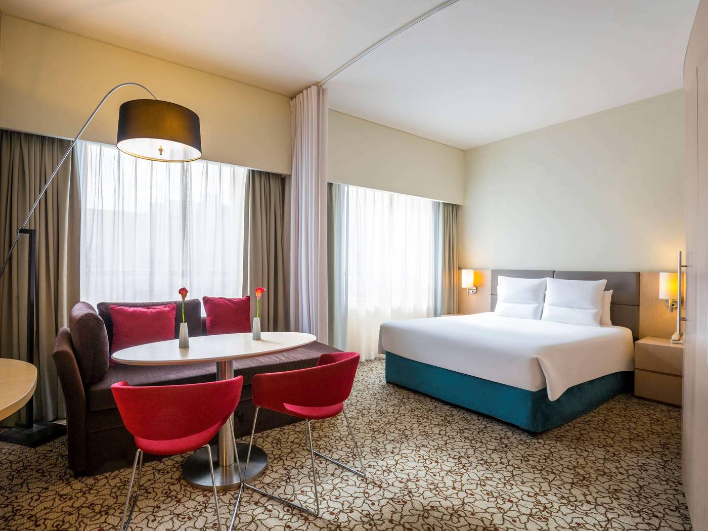 Novotel-Suites-Mall-Avenue-Dubai-Room-10