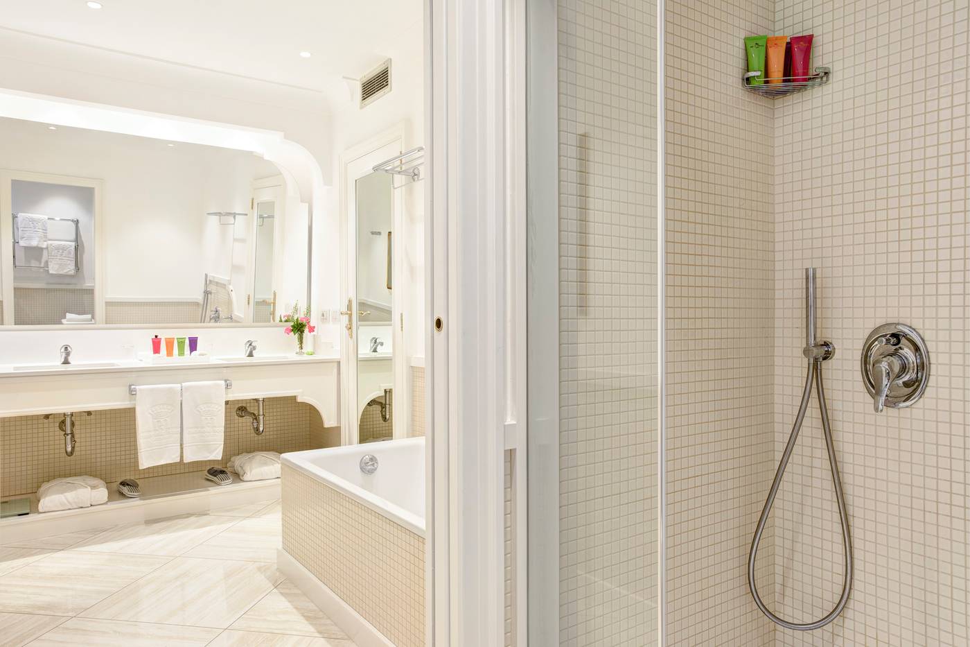 Grand-Hotel-Royal-Room-51