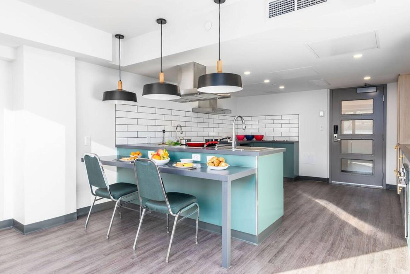 YWCA-Hotel-Vancouver-General-view-11