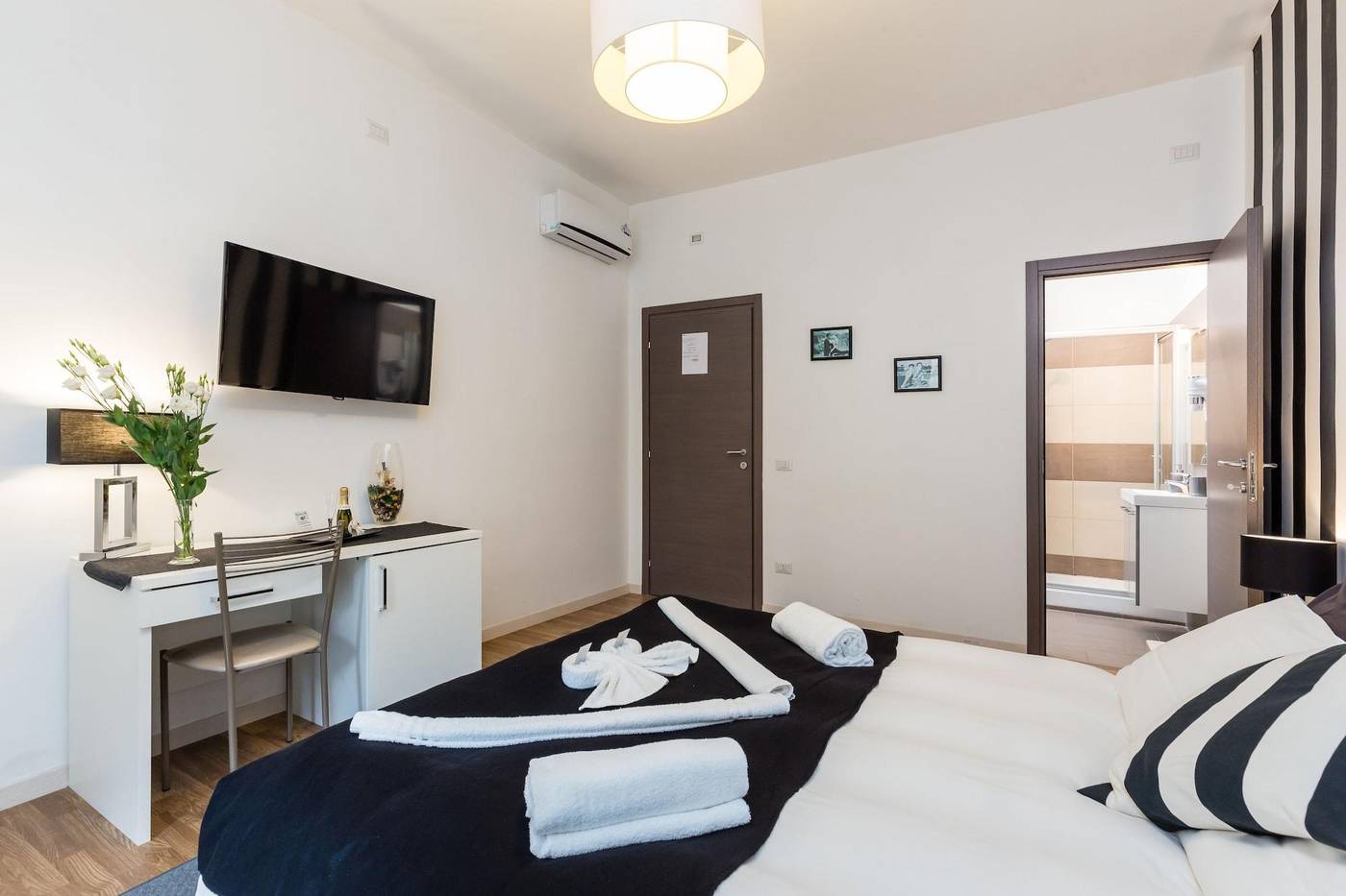 Rione-Monti-Suites-Room-12