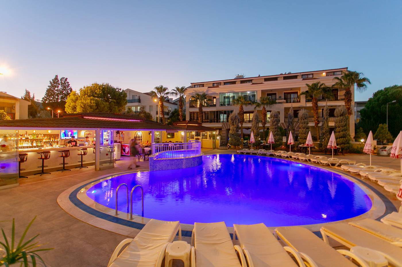 Club-Amaris-Apartments-Pool-1