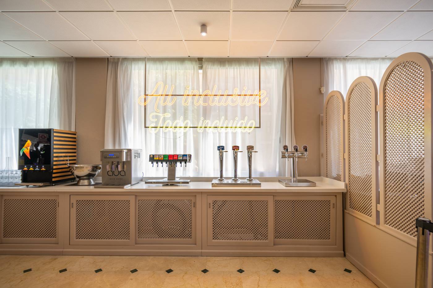 Parasol-Garden-Restaurant-60