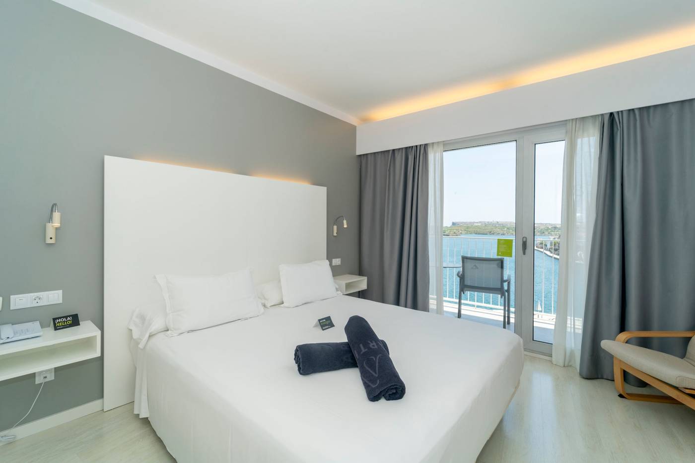 Artiem-Carlos-III-Room-16