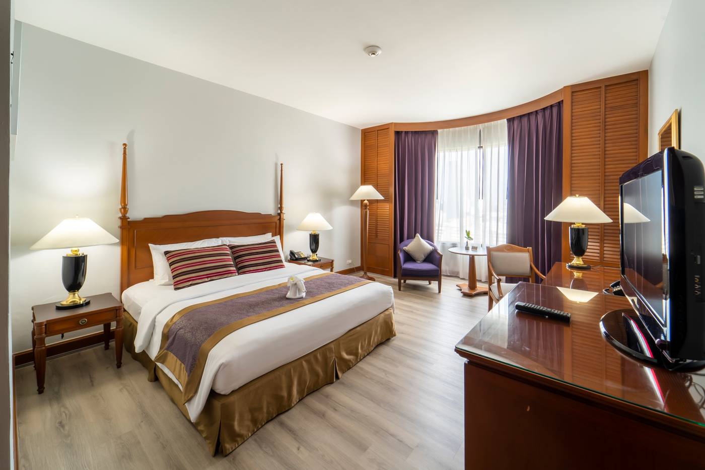 Century-Park-Room-25