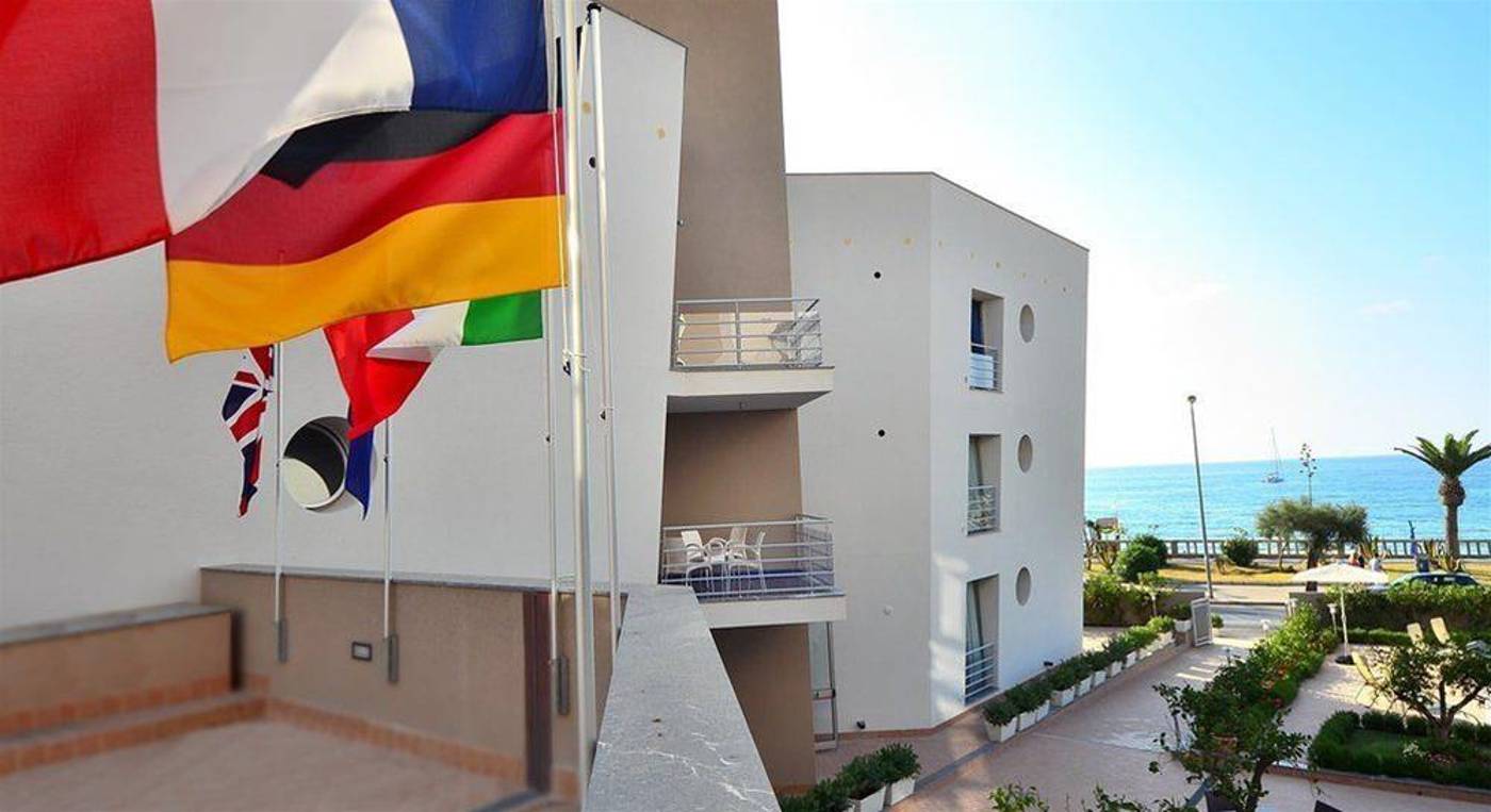 Astro-Suite-Hotel-General-view-36