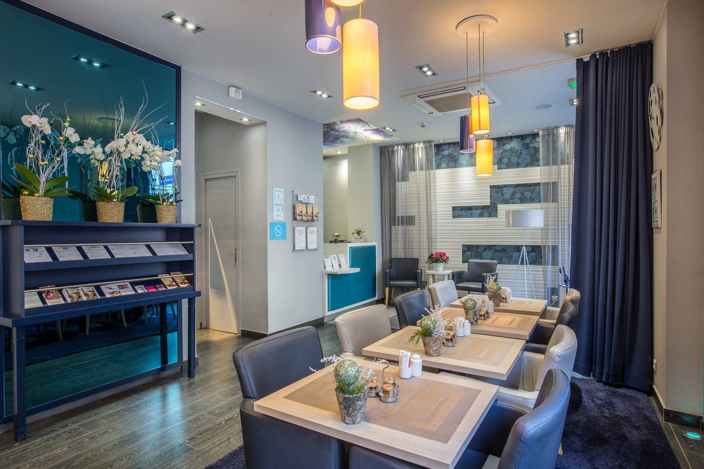 Prince-Albert-Montmartre-Lobby-12