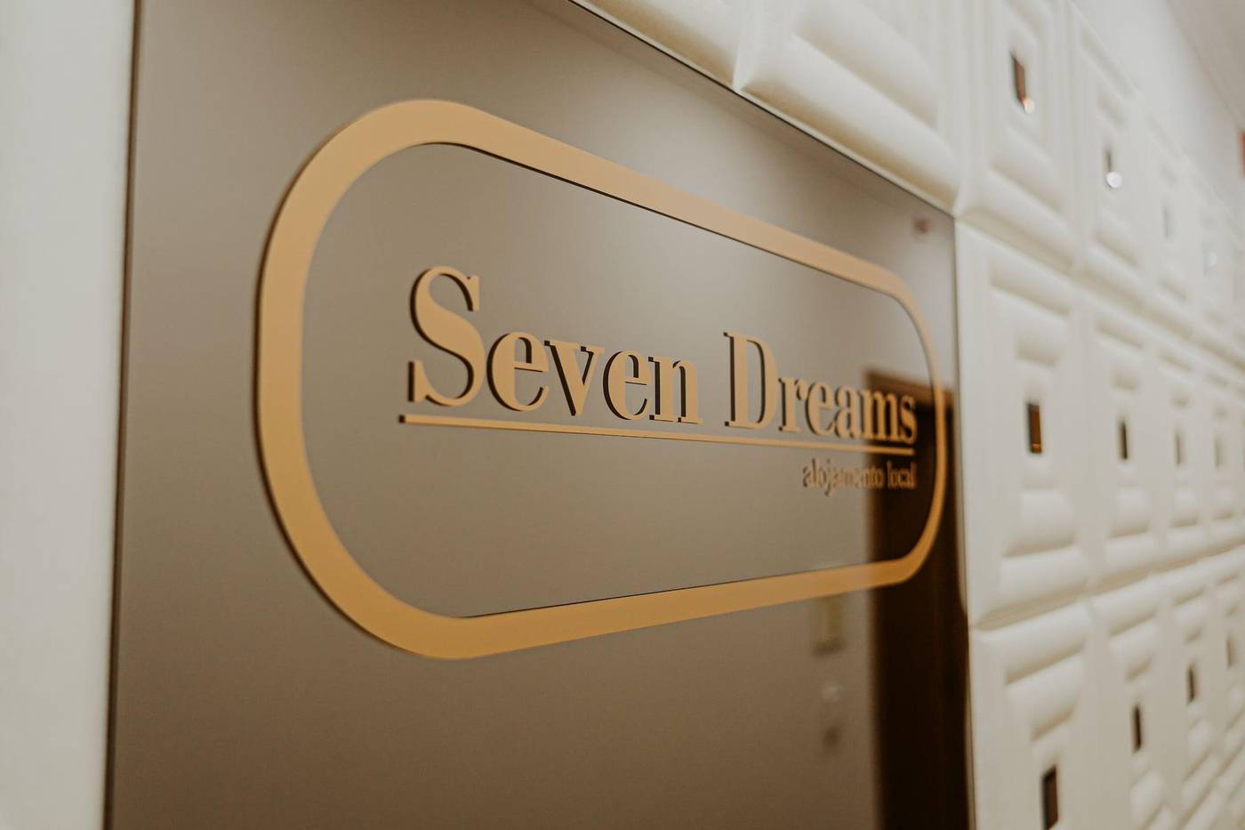 Seven-Dreams-Suites-Lobby-40