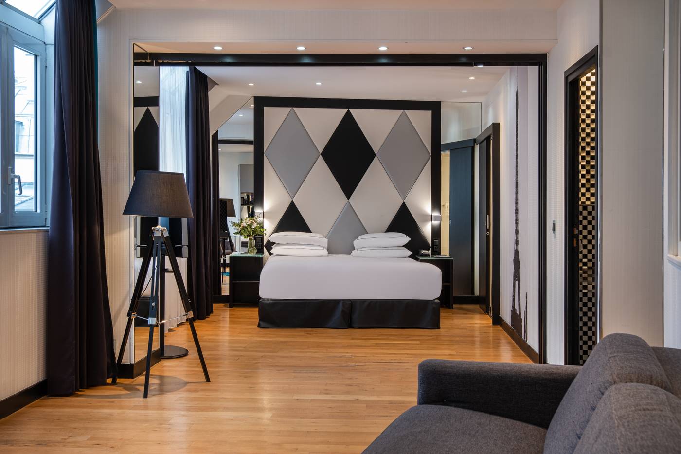 L-Empire-Paris-Room-2