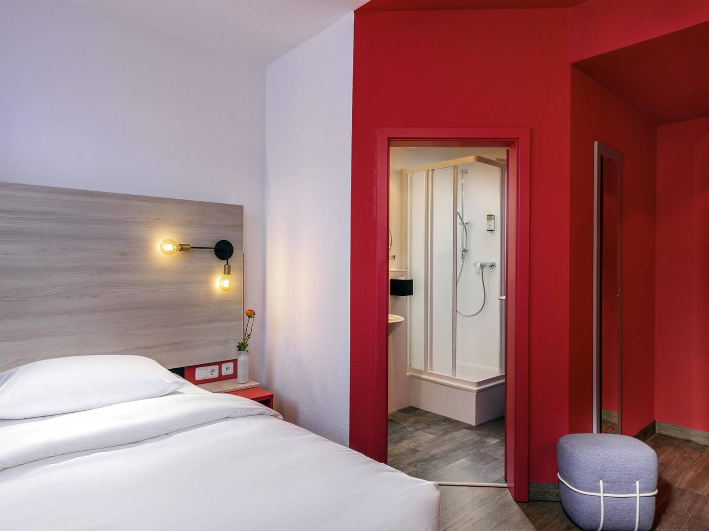 greet-Berlin-Alexanderplatz-Room-25