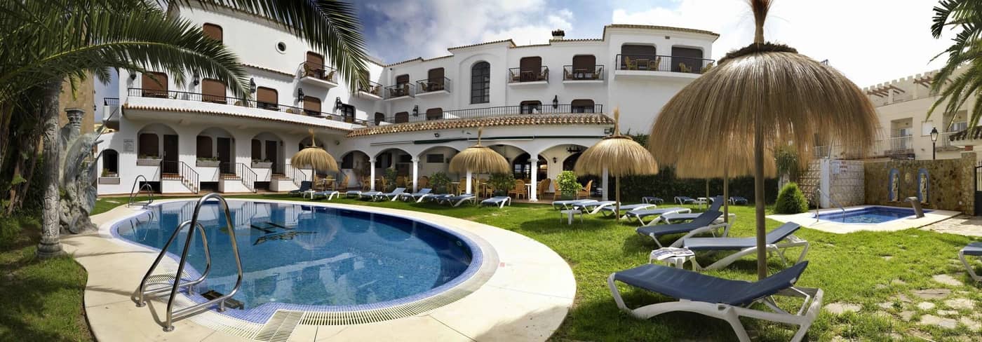 Hotel-Pozo-Del-Duque-Pool-3