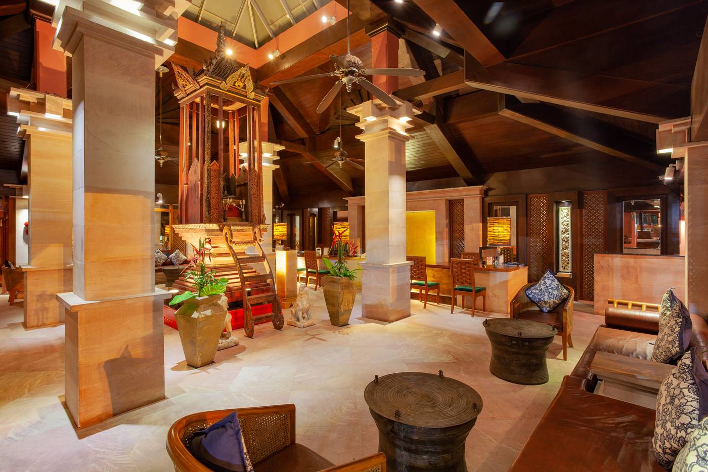 Seaview-Patong-Lobby-32