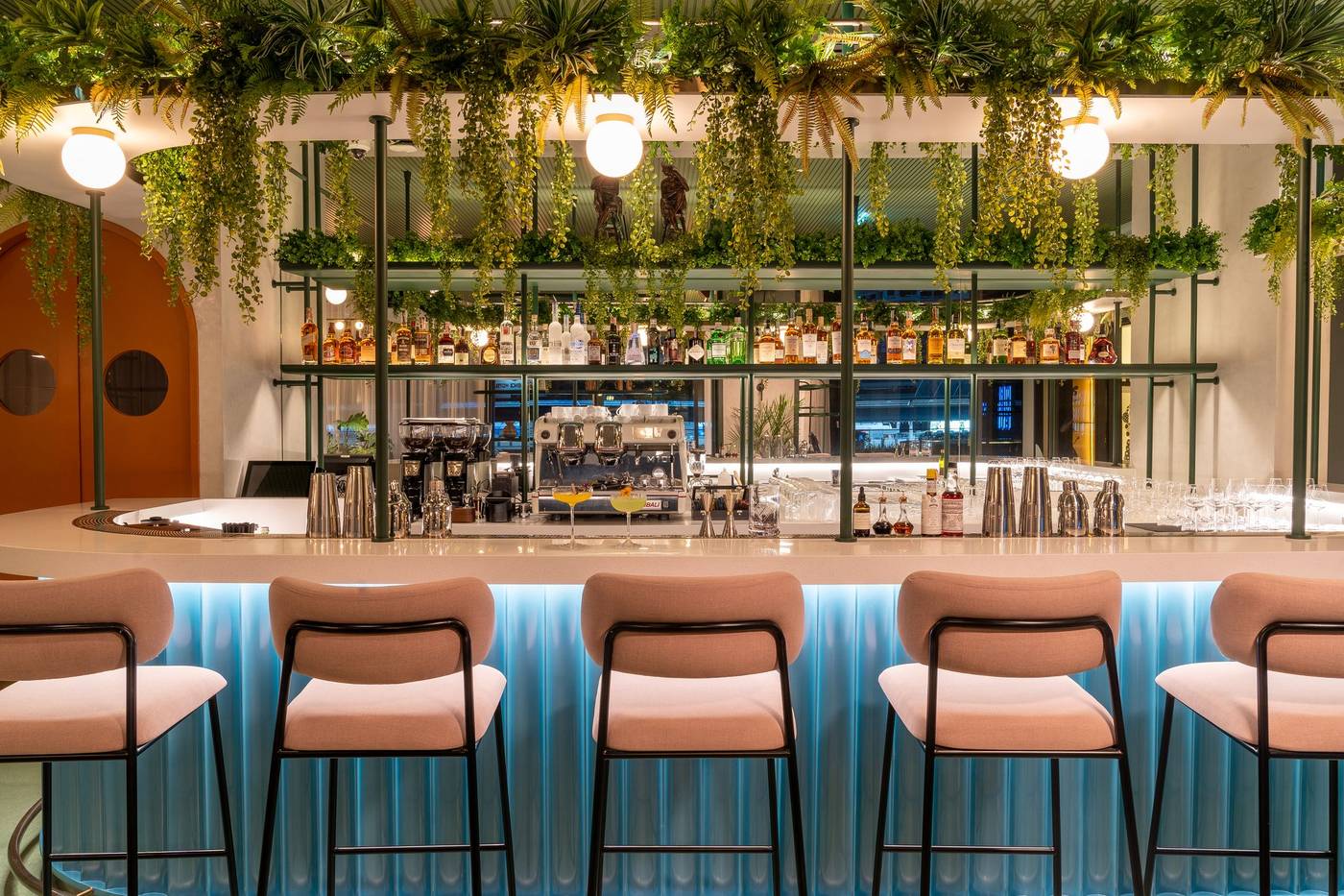 The-Standard--Bangkok-Mahanakhon-Bar-13