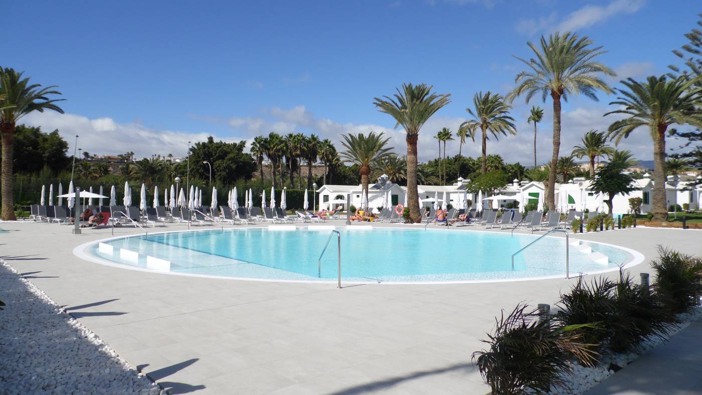 Canary-Garden-Club-Pool-2