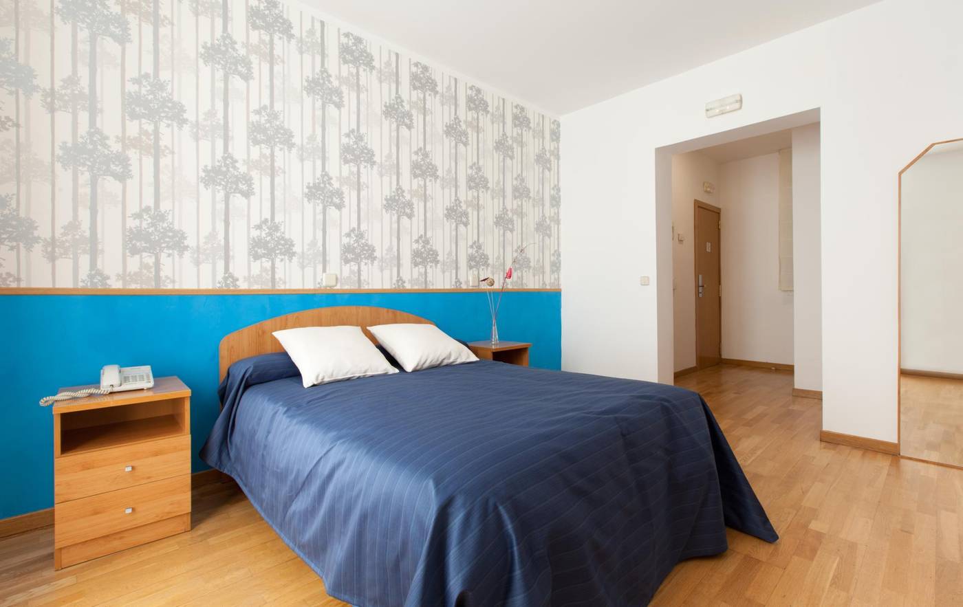 Hostal-Montaloya-Room-15