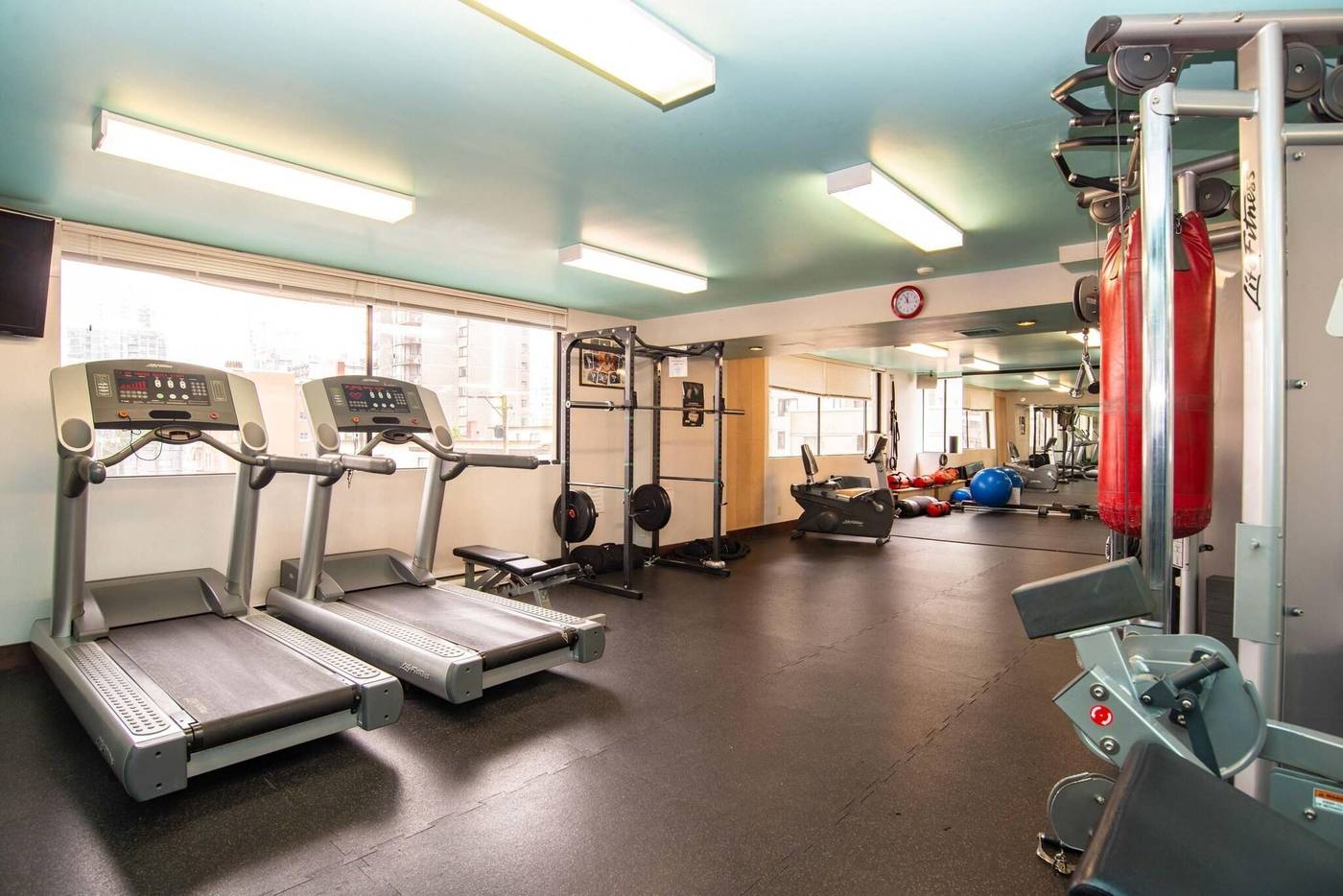 Sandman-Suites-Davie-Sports-and-Entertainment-58