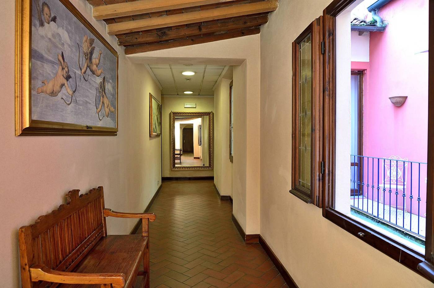 Porta-Faenza-Lobby-10