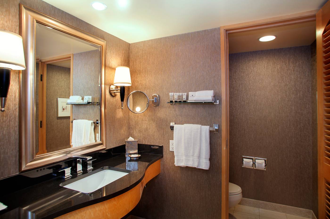 Pan-Pacific-Vancouver-Room-27