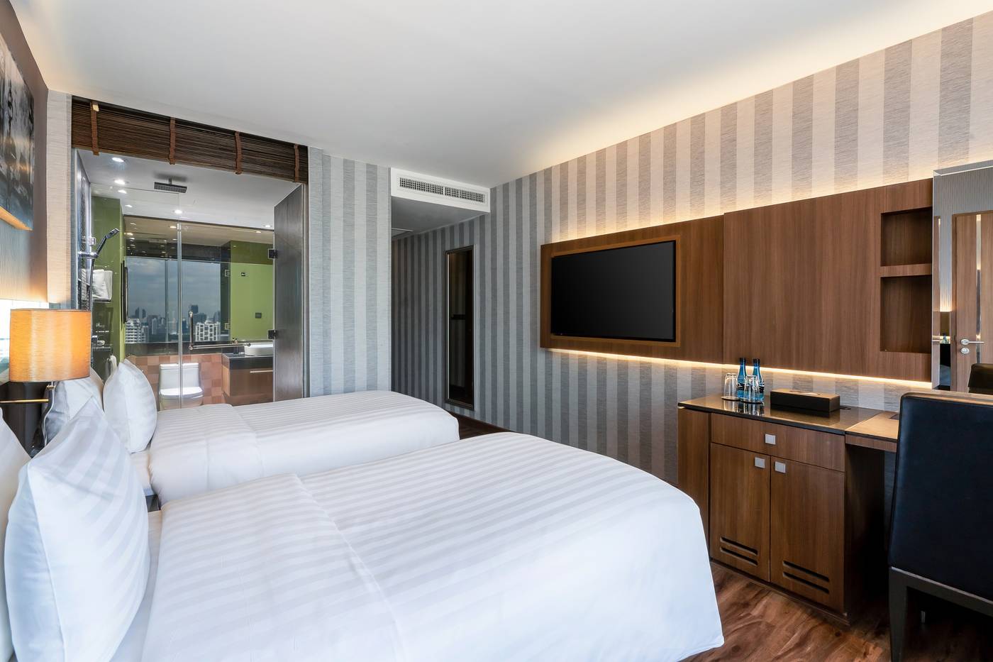 The-Continent-Hotel-Sukhumvit---Asok-BTS-Bangkok-Room-39