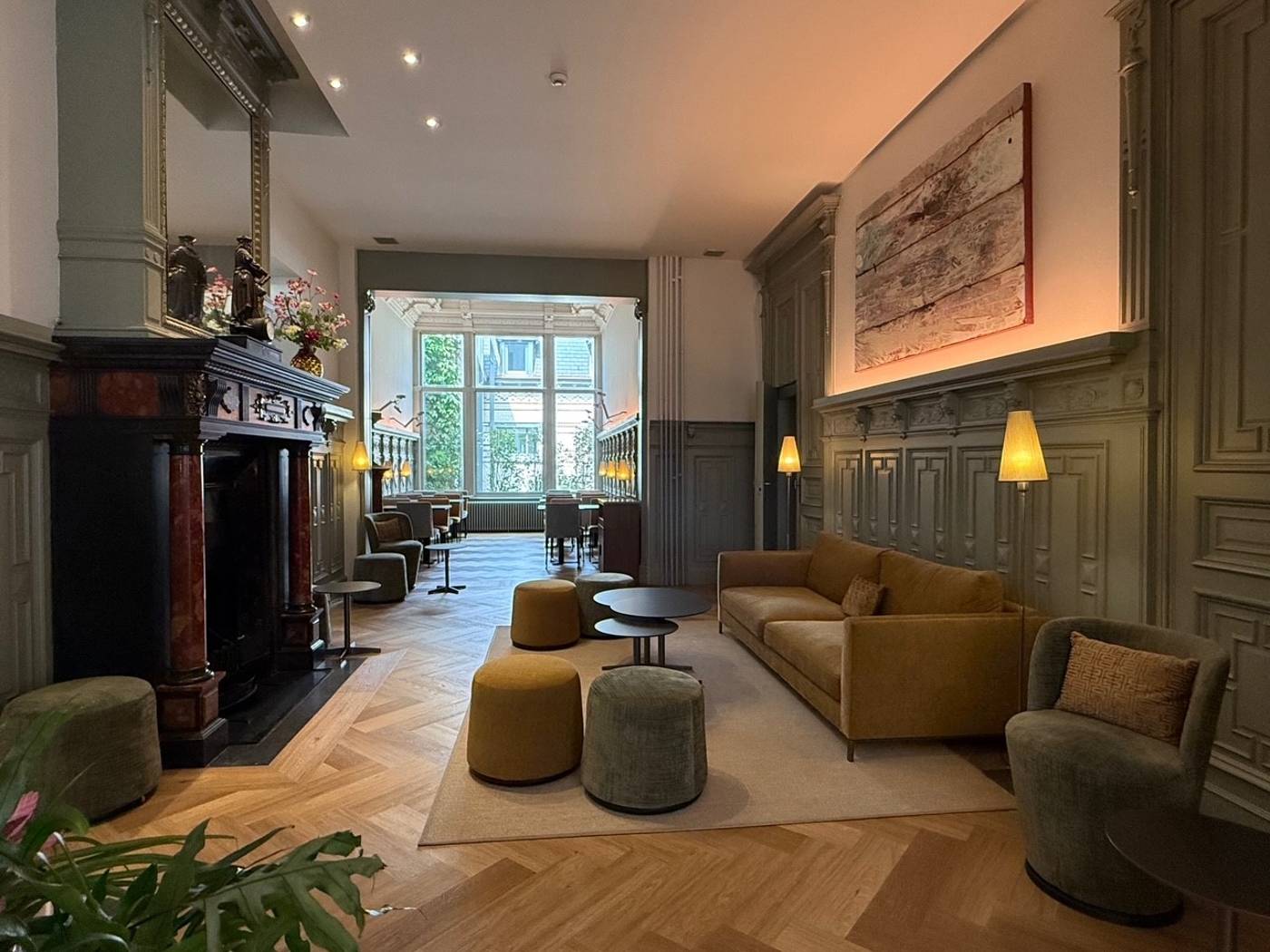 Hotel-Du-Congres-Lobby-13