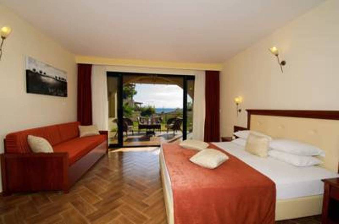 Village-Mare-Room-38