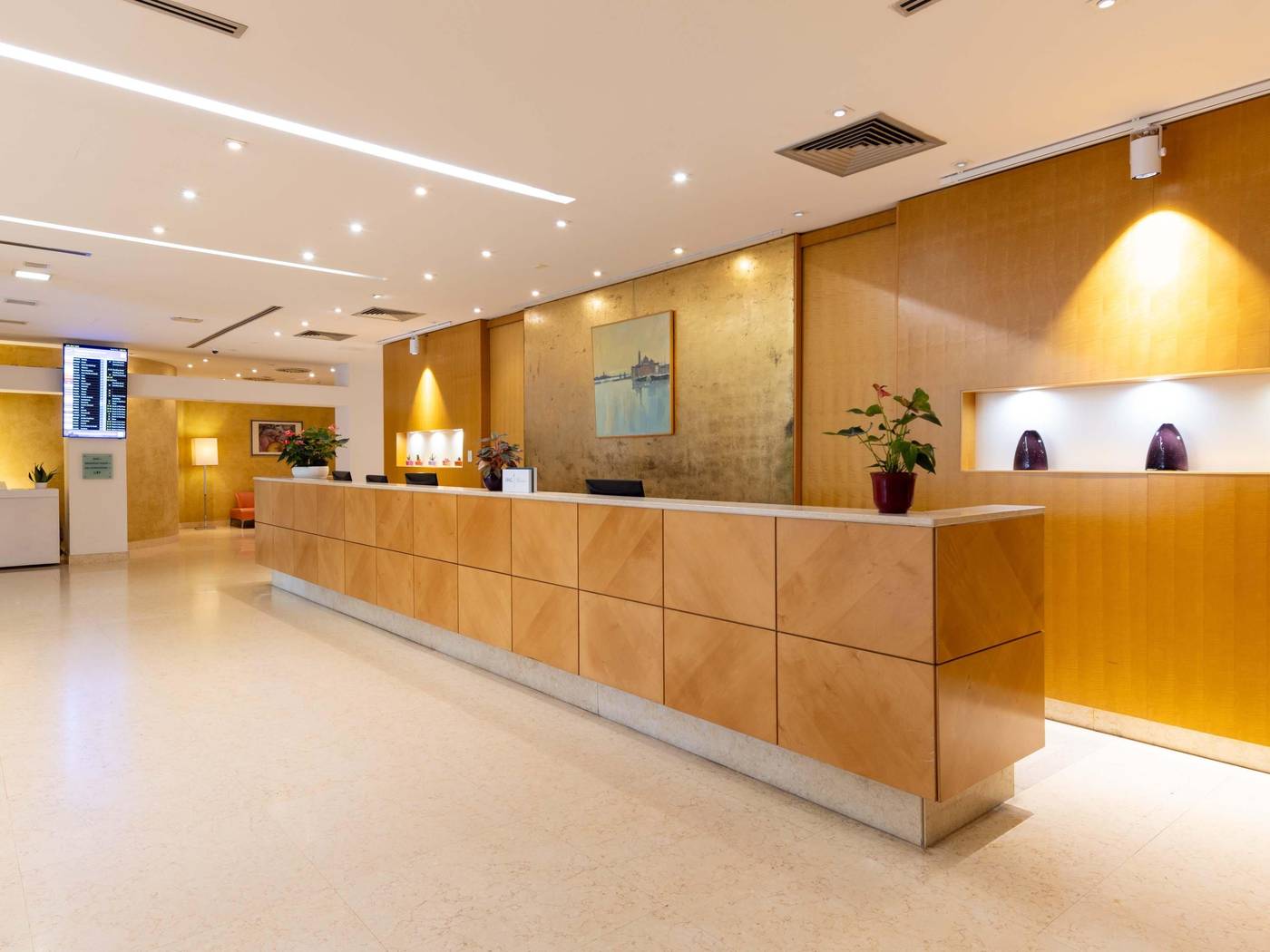 Crowne-Plaza-Venice-East-Quarto-D-altino-Lobby-18