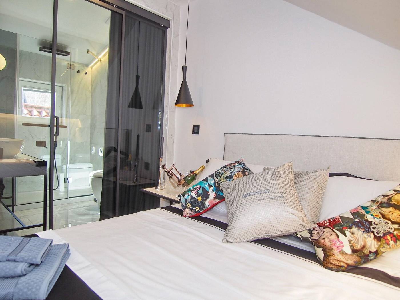 La-Vita-E-Bella-Ii-Room-5