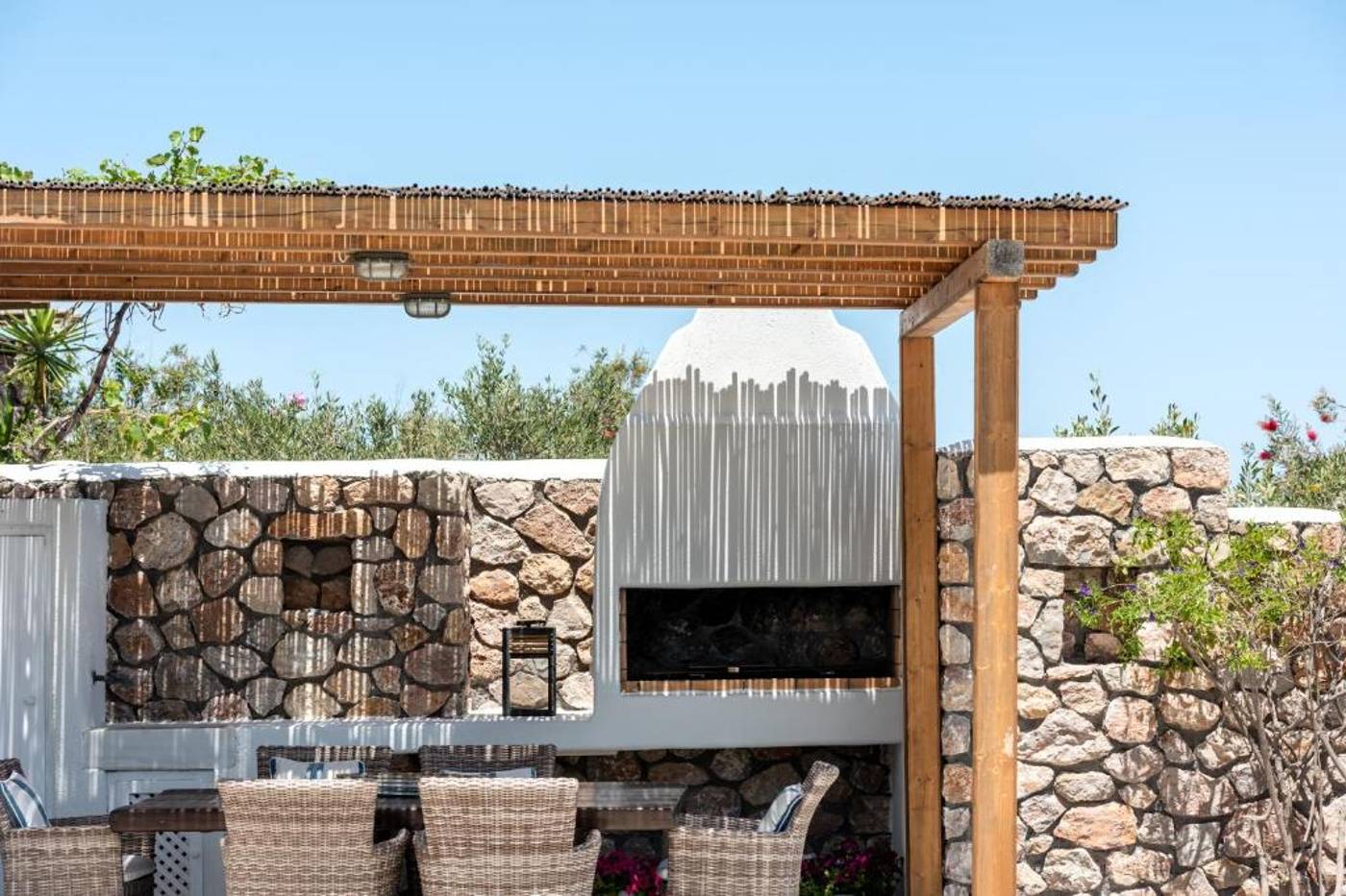 Anema-Boutique-Hotel--Villas-Santorini-Room-16