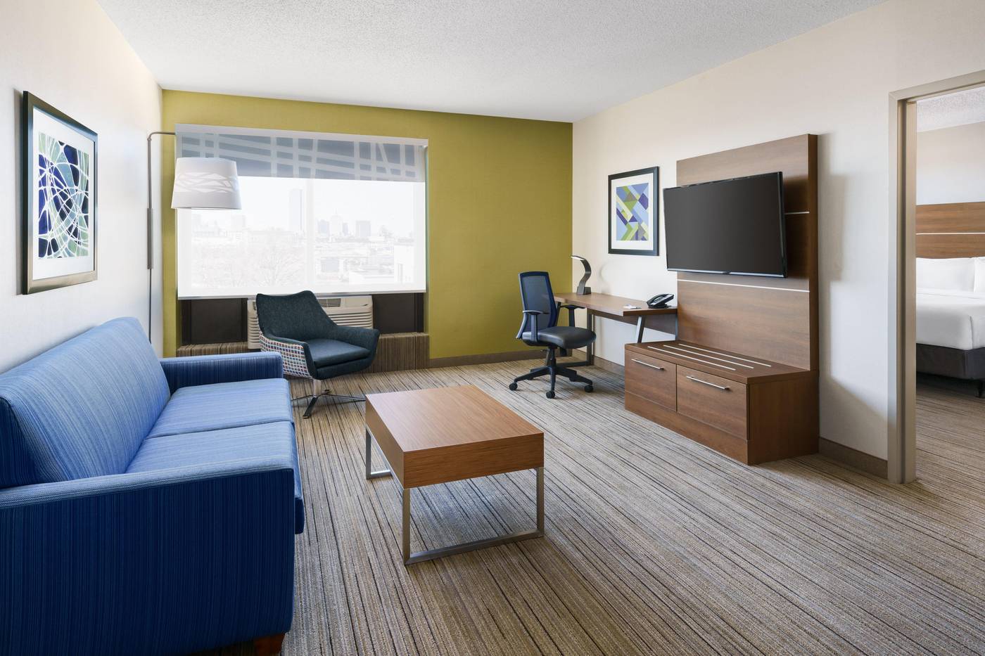 Holiday-Inn-Express-Boston-Room-4