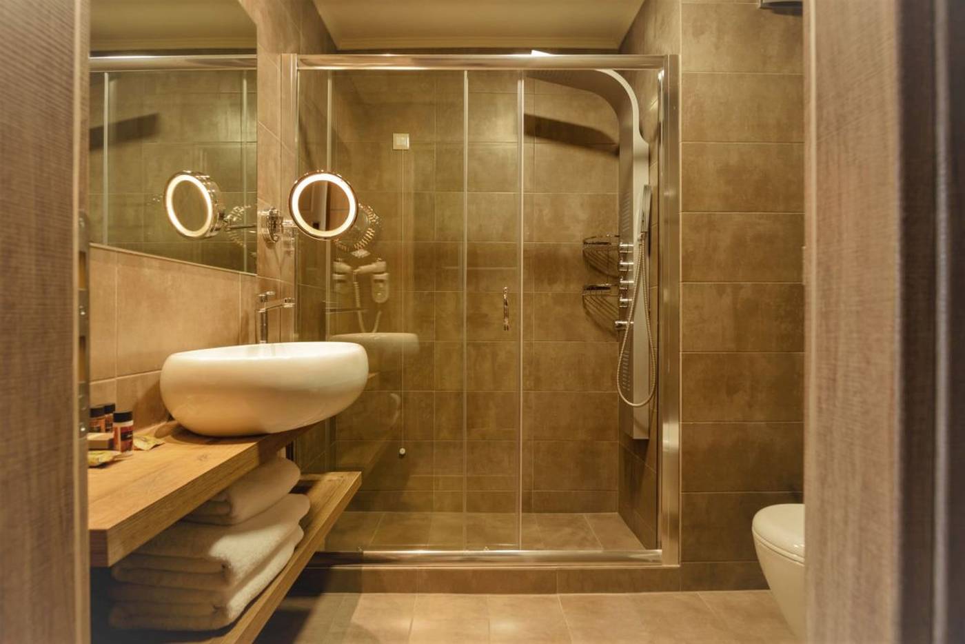 Congo-Palace-Hotel-Room-44