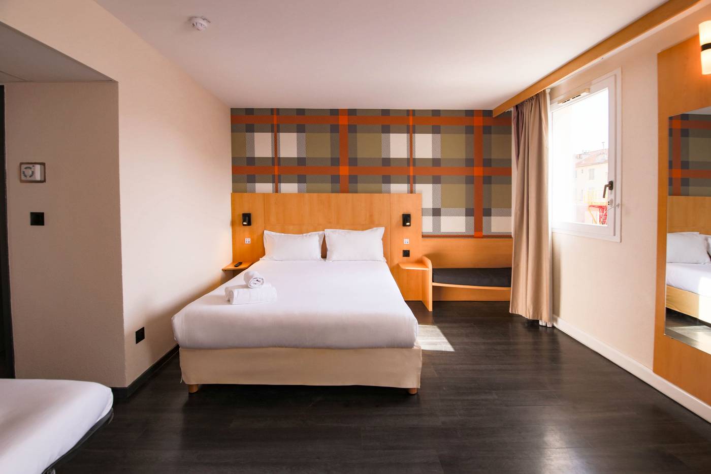 easyHotel-Nice-Palais-de-Congres-Room-8