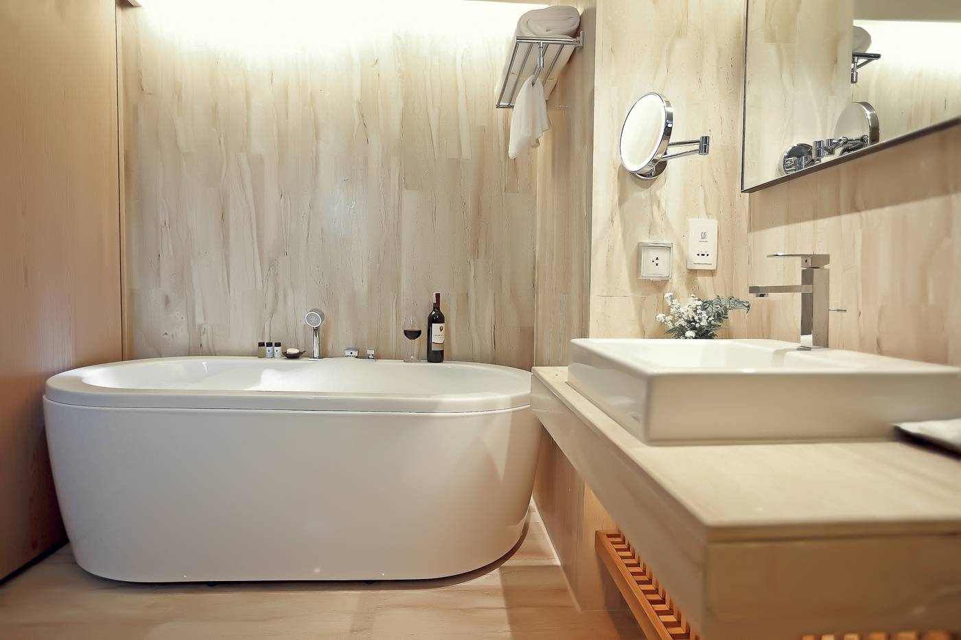 Arcadia-Suites-Bangkok-Room-39