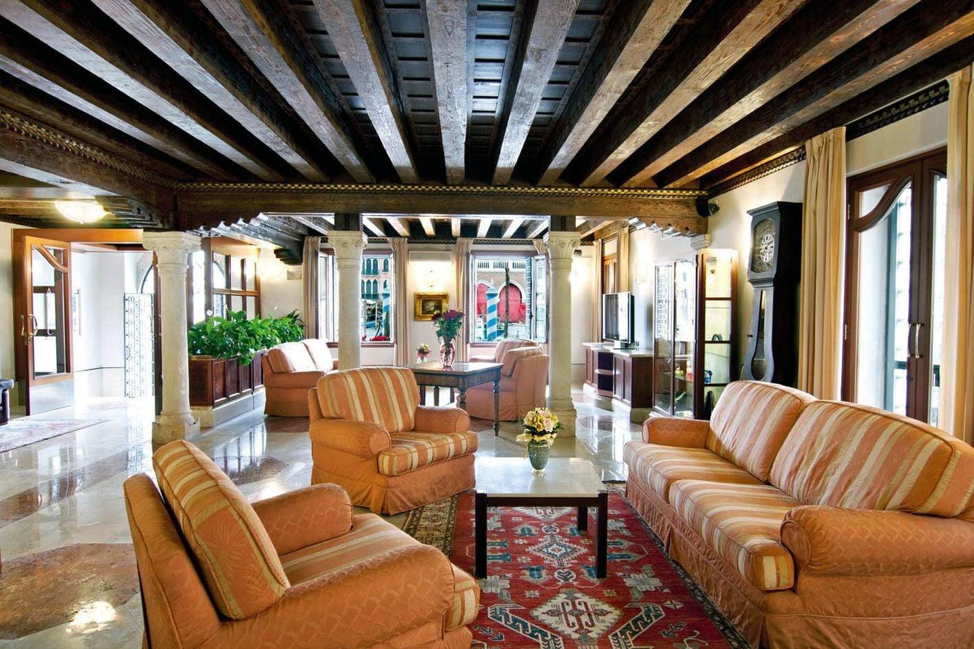 Foscari-Palace-Lobby-11